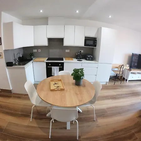 Daire Designer 1 Bedroom Flat With Terrace 1 *