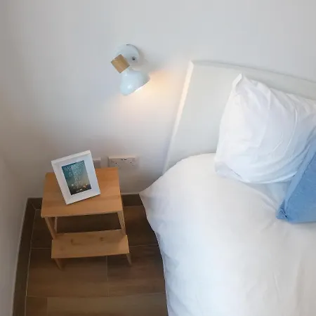 Designer 1 Bedroom Flat With Terrace 1 * Dublin